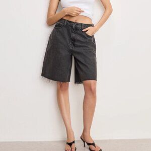 Good American Good Extreme Barrel Shorts in Black398 - Size 15/Plus